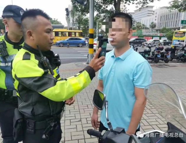酒精測試儀多少算酒駕，睡醒≠酒醒！海口交警持續嚴查隔夜酒駕！