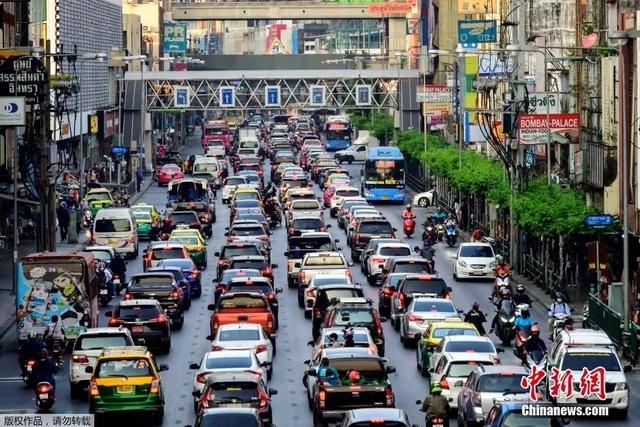 注意！這么開車不僅要錢，還要命！